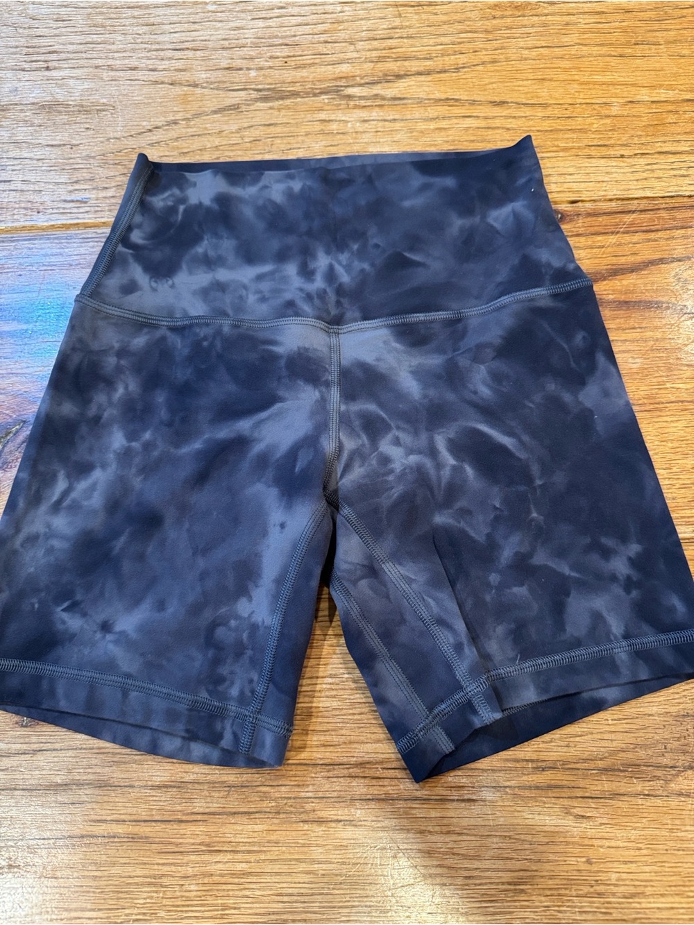 Lululemon align 6 inch like new shorts